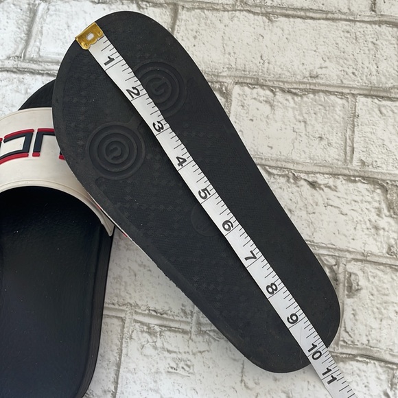 Gucci Pool Sides - Picture 12 of 13